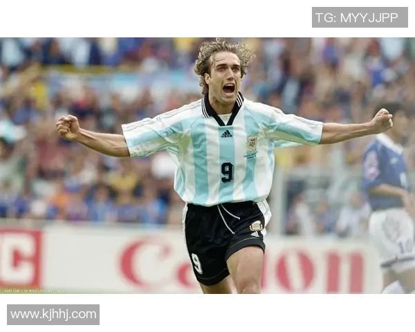 四大足球帅哥星光璀璨高清壁纸合集 展现顶级球星魅力风采