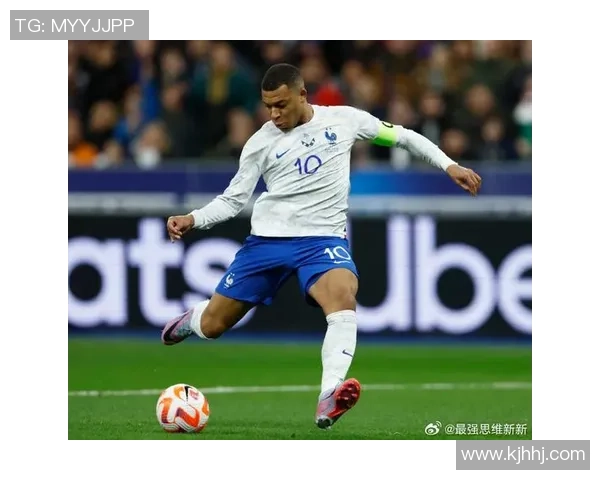 姆巴佩足球巨星高清图片展现速度与技巧的完美结合